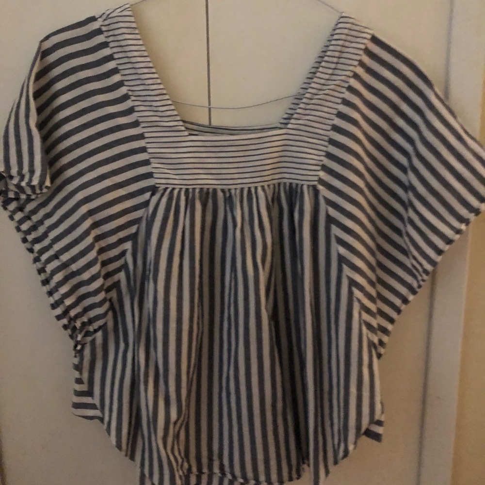 Small grey and white striped madewell top
